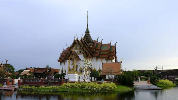 Malebný Pohled Dusit Maha Prasat Hall Bangkoku Thajsko Pozadí Modré — Stock fotografie