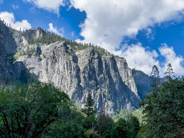 Malowniczy Krajobraz Góry Yosemite Onecznym Dniu Kalifornii — Zdjęcie stockowe