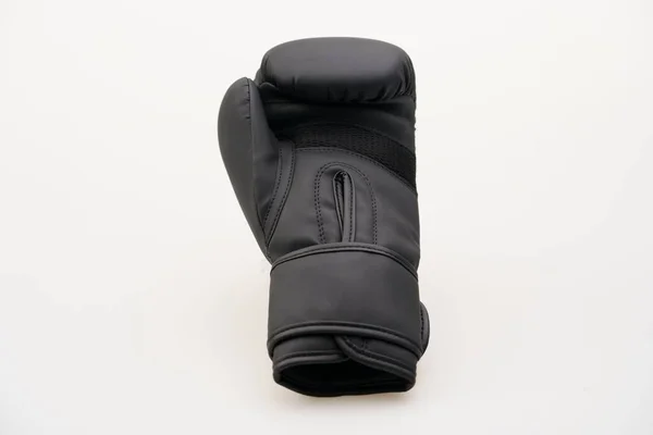 Черная Боксерская Перчатка Белом Фоне — стоковое фото