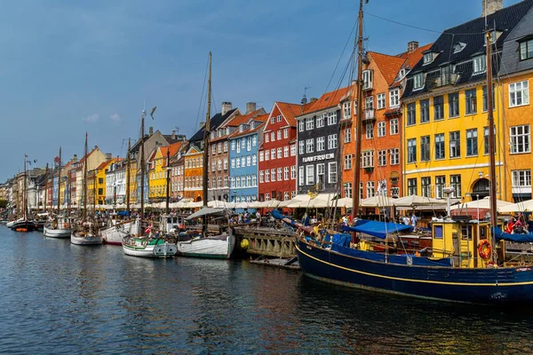 Danimarka Nın Kopenhag Kentindeki Frederiksberg Mahallesindeki Nyhavn Kanalı Manzaralı — Stok fotoğraf