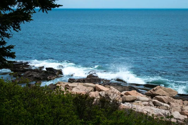 Deniz Dalgaları Amerika Birleşik Devletleri Nin Maine Eyaletindeki Acadia Ulusal — Stok fotoğraf