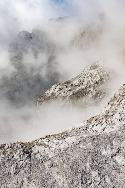 Vertical Shot Beautiful Mountains Winter — Φωτογραφία Αρχείου