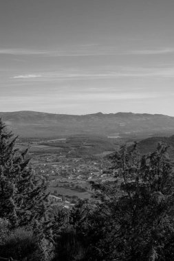 Moliterno şehrinin dikey gri pulu ve güney İtalya 'da komün.