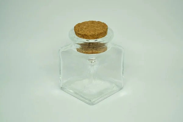 Ένα Κοντινό Πλάνο Ενός Μικρού Γυάλινου Βάζου Καπάκι Από Φελλό — Φωτογραφία Αρχείου