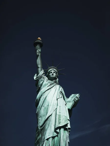 Vertical Shot Statue Liberty Liberty Island Usa — Stock Photo, Image
