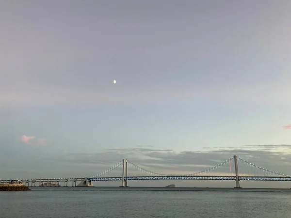 中国遼寧省星海湾橋日没時大連 — ストック写真