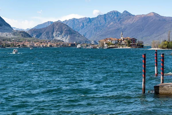Uma Bela Vista Ilha Dos Pescadores Lago Maggiore Com Céu — Fotografia de Stock