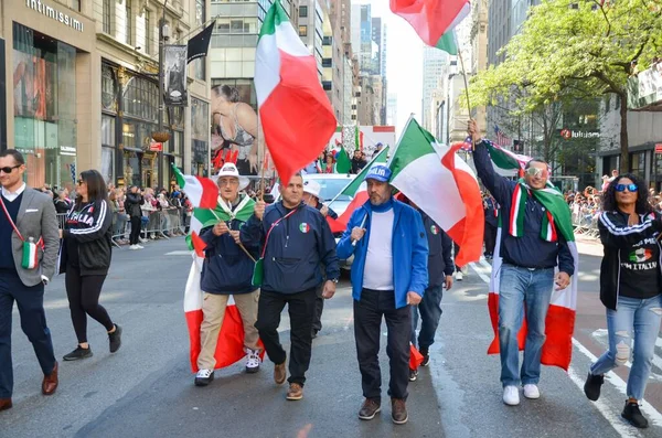 Ежегодный Парад Честь Дня Итальянского Наследия Проходит Пятой Авеню Центре — стоковое фото