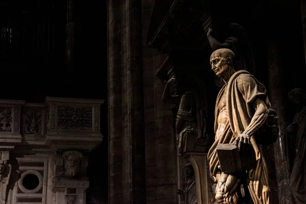 Detailní Záběr Historické Sochy Uvnitř Duomo Milano — Stock fotografie