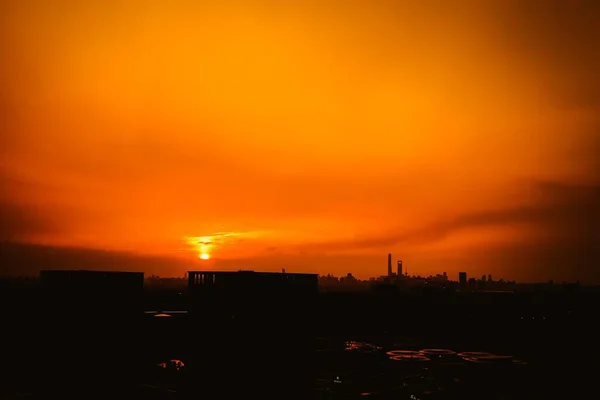 Захід Сонця Над Міським Пейзажем Будівлями — стокове фото