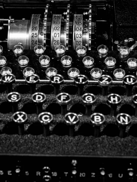 Närbild Ett Tangentbord Sällsynt Tysk Andra Världskriget Enigma Maskin Bletchley — Stockfoto