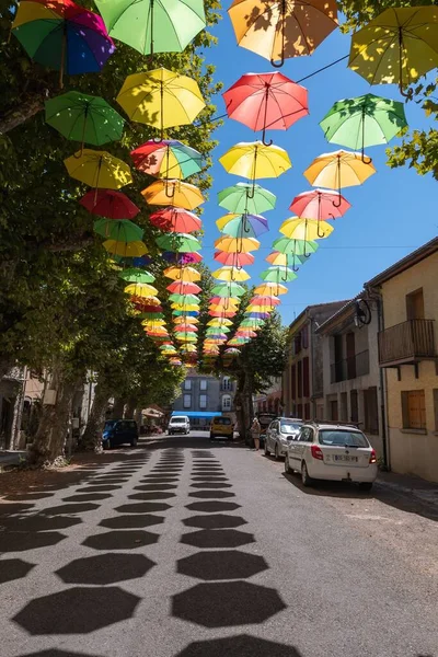 Die Regenschirme Hängen Über Der Straße Learn Ariege Frankreich — Stockfoto