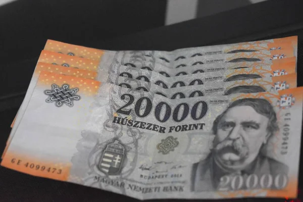 Primer Plano Los Billetes 20000 Florines Húngaros Sobre Fondo Gris —  Fotos de Stock