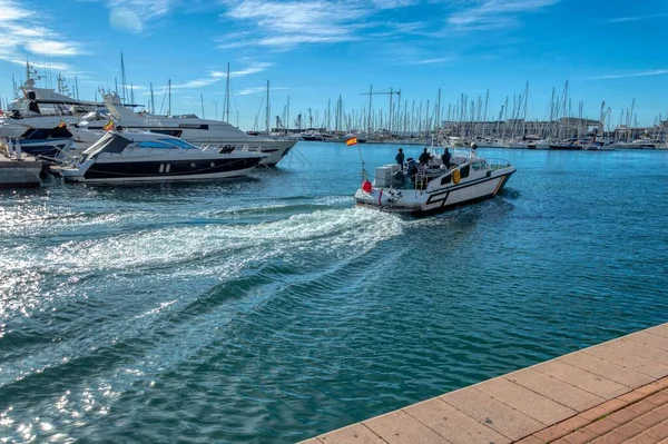 Barco Guarda Civil Patrulhando Porto Alicante Espanha — Fotografia de Stock
