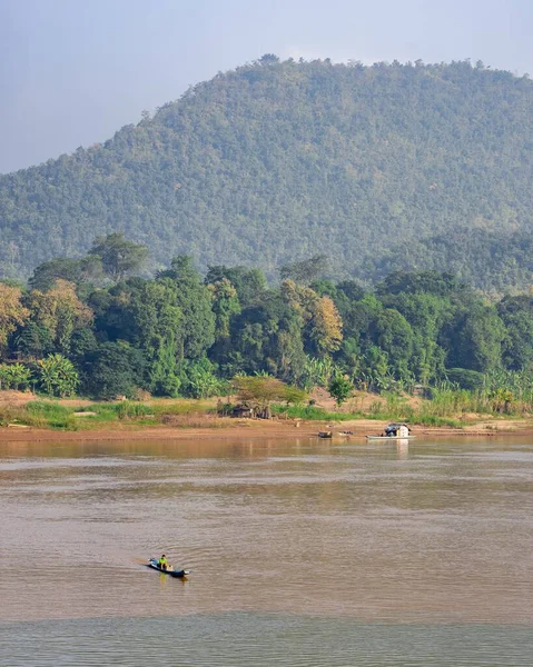 Vertical Shot Mekong River Floating Boat Mountains Luang Prabang Laos — Stock Photo, Image