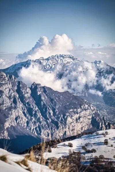 Tiro Vertical Monte Resegone Lecco Itália Inverno — Fotografia de Stock