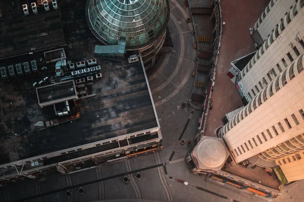 Madártávlat Egy Gyalogos Sétány Felhőkarcolójáról — Stock Fotó