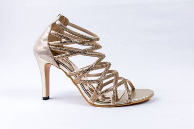 beyaz zemin üzerinde ayakkabı