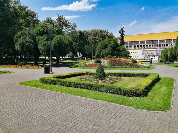 Зелений Парк Перед Клінікою Banjsko Kupatilo — стокове фото