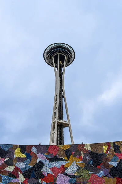 Vertical Low Angle Shot Space Needle Colorful Mural Seattle United — Stock Photo, Image