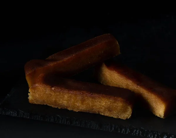Een Close Shot Van Kleine Plakjes Franse Toast Geïsoleerd Een — Stockfoto