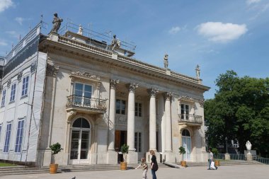 Lazienki Park, Varşova, Polonya 'daki Ada' da bir Saray