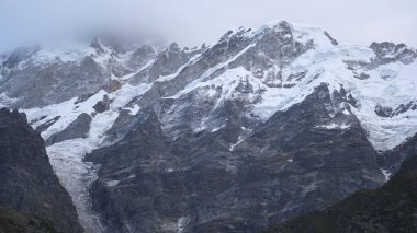 Kedarnath, Hindistan 'daki Himalaya Dağları.