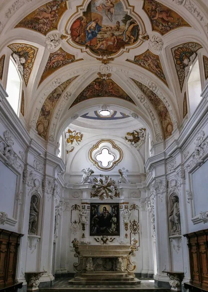 Vertikal Bild Ett Kloster Med Målningar Och Statyer Barockstil Certosa — Stockfoto