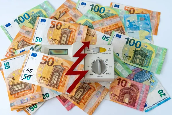 Ein Elektronischer Thermostat Für Gas Auf Dem Euro Banknotengeld Energiewinterkrise — Stockfoto