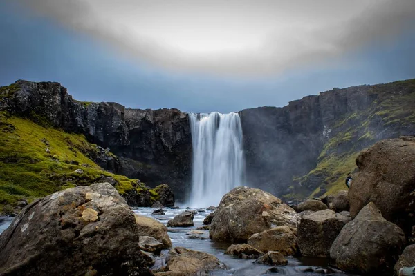 Malowniczy Krajobraz Wodospadem Gufu Ciągu Dnia Islandii — Zdjęcie stockowe