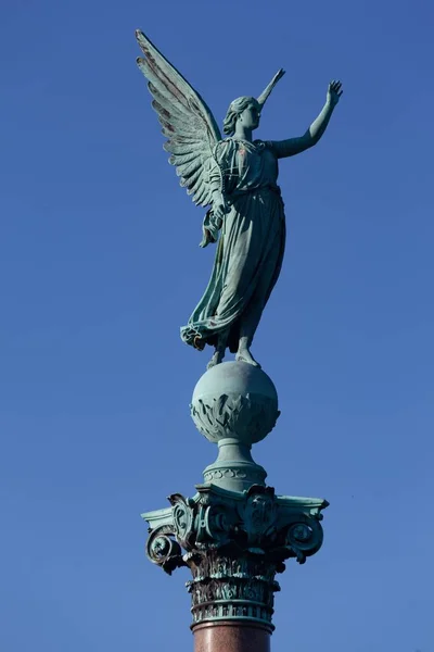 Die Ivar Huitfeldt Säule Mit Einem Geflügelten Engel Kopenhagen Dänemark — Stockfoto