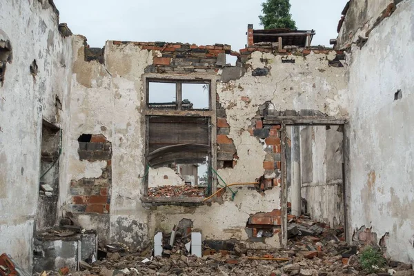 Открытый Вид Разрушенные Заброшенные Дома Старой Деревне — стоковое фото