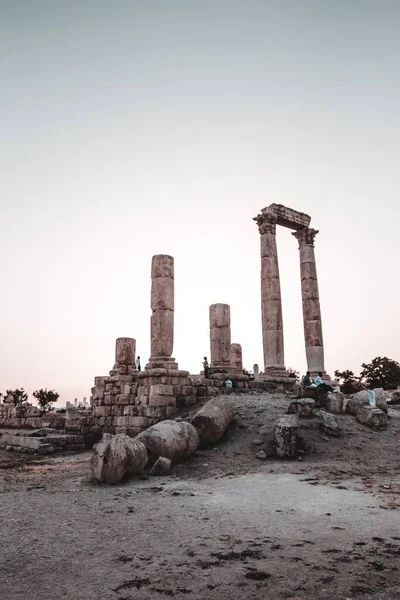 Amman Ürdün Deki Herkül Tapınağının Alçak Açılı Bir Görüntüsü — Stok fotoğraf