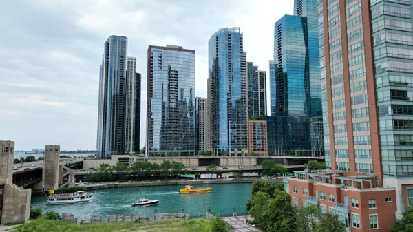 Chicago Kanal Daki Modern Binaların Hava Görüntüsü — Stok fotoğraf