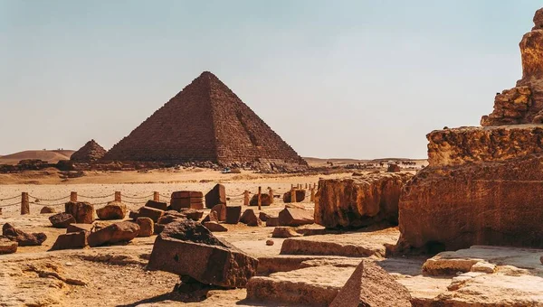 Αρχαίες Μεγάλες Πυραμίδες Της Γκίζας Στην Αίγυπτο — Φωτογραφία Αρχείου