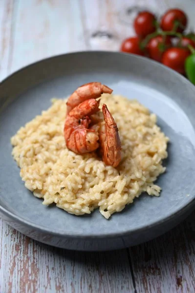 Closeup Risotto Fired Shrimp Blue Plate — Stock Photo, Image