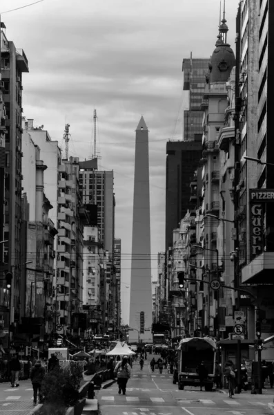 Uno Scatto Verticale Scala Grigi Obelisco Buenos Aires Centro — Foto Stock