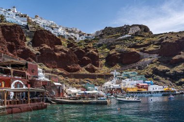 Oia, Santorini, Yunanistan 'daki pitoresk Ammoudi Körfezi