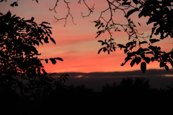 Ein Schöner Roter Himmel Bei Sonnenuntergang — Stockfoto