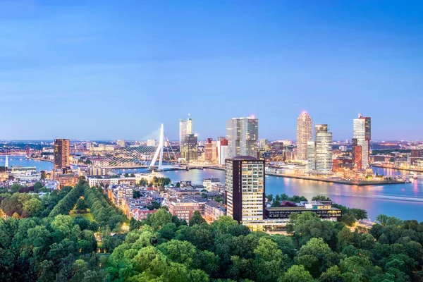 Czarująca Panorama Rotterdamu Wschodzie Słońca Holandia — Zdjęcie stockowe