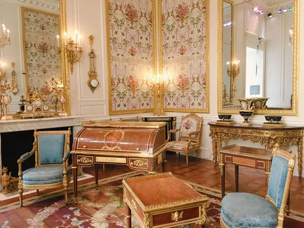 Gyönyörű Rokokó Bútorok Belső Tér Louvre Párizsban Franciaország — Stock Fotó