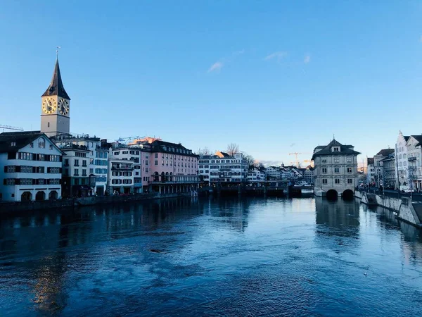 Malownicze Jezioro Zurych Otoczone Pejzażem Miasta Zurych Fascynującymi Budynkami Szwajcaria — Zdjęcie stockowe