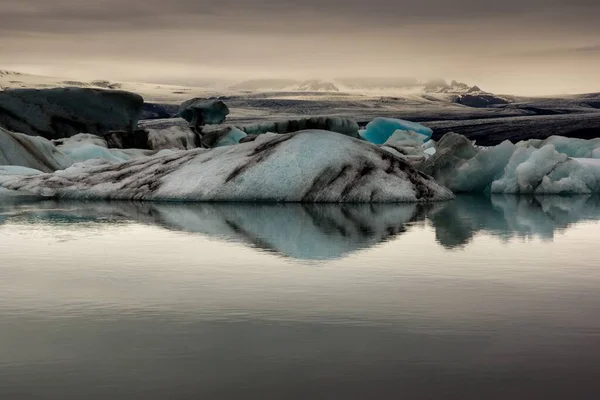 Landskap Scen Reflekterande Jokulsarlon Glacial Sjö Island Med Solnedgång Himmel — Stockfoto