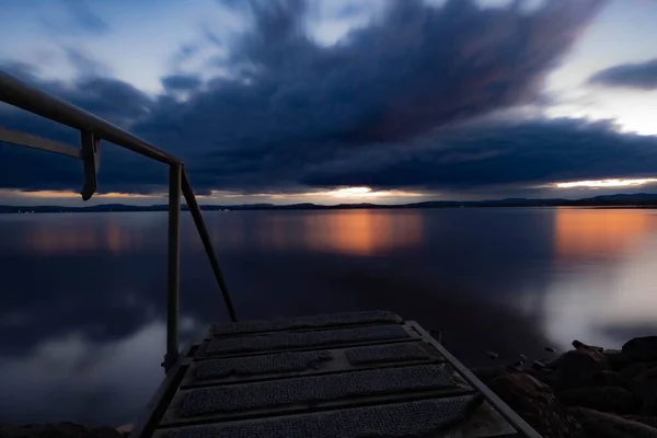 Ein Malerischer Blick Auf Einen Ruhigen See Eingefangen Von Einem — Stockfoto