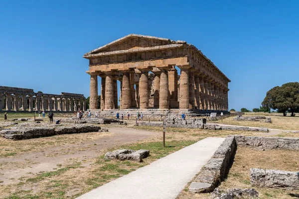 Tempel Van Hera Paestum Tegen Een Blauwe Lucht Een Zonnige — Stockfoto