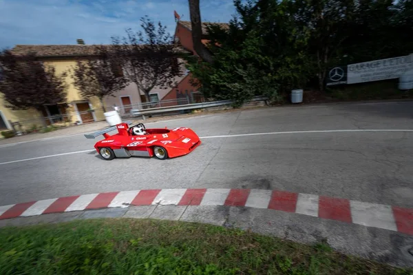 Ein Rotes Auto Das Während Eines Bergauf Rennens Der Italienischen — Stockfoto