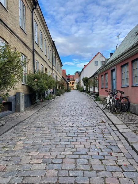 Redor Das Ruas Estreitas Lund Estão Casas Tradicionais Bicicletas Árvores — Fotografia de Stock