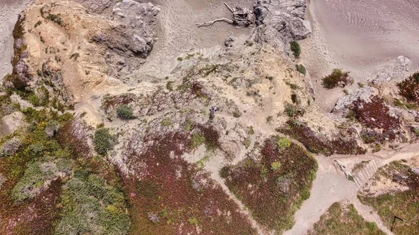 米国カリフォルニア州ジェンナーのゴートロックビーチの地形のドローンショット — ストック写真