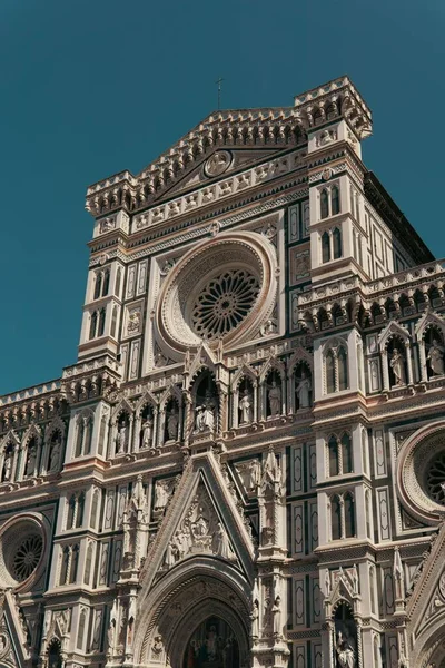 Вертикальный Снимок Главного Фасада Собора Санта Мария Дель Фиоре Флоренции — стоковое фото