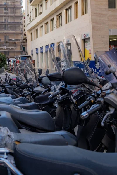 意大利热那亚摩托车的垂直镜头 — 图库照片